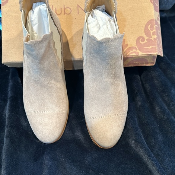 Brand New in package -Klub Nico suede ankle boots made in Spain - Picture 3 of 7